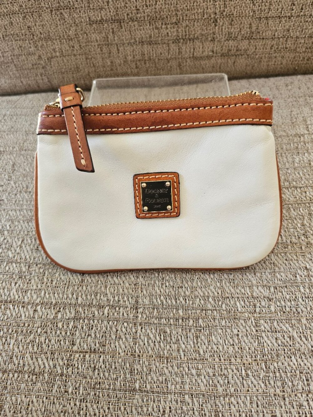 Dooney & Bourke Ivory Tan Nappa-style Leather Wristlet Red Lining Gold Hardware
